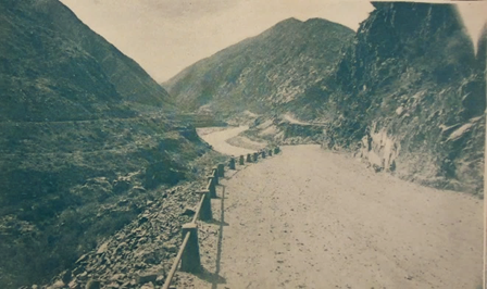 Vista desde lo alto de una montaña

Descripción generada automáticamente con confianza media