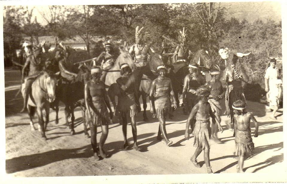 C:\Users\STD\Documents\Documents\Carnaval (materiales para libro)\Imagenes del facebook de Coco Romero\Los Indios de Pueblo Chico, 1950 Villa Gral. Belgrano.jpg